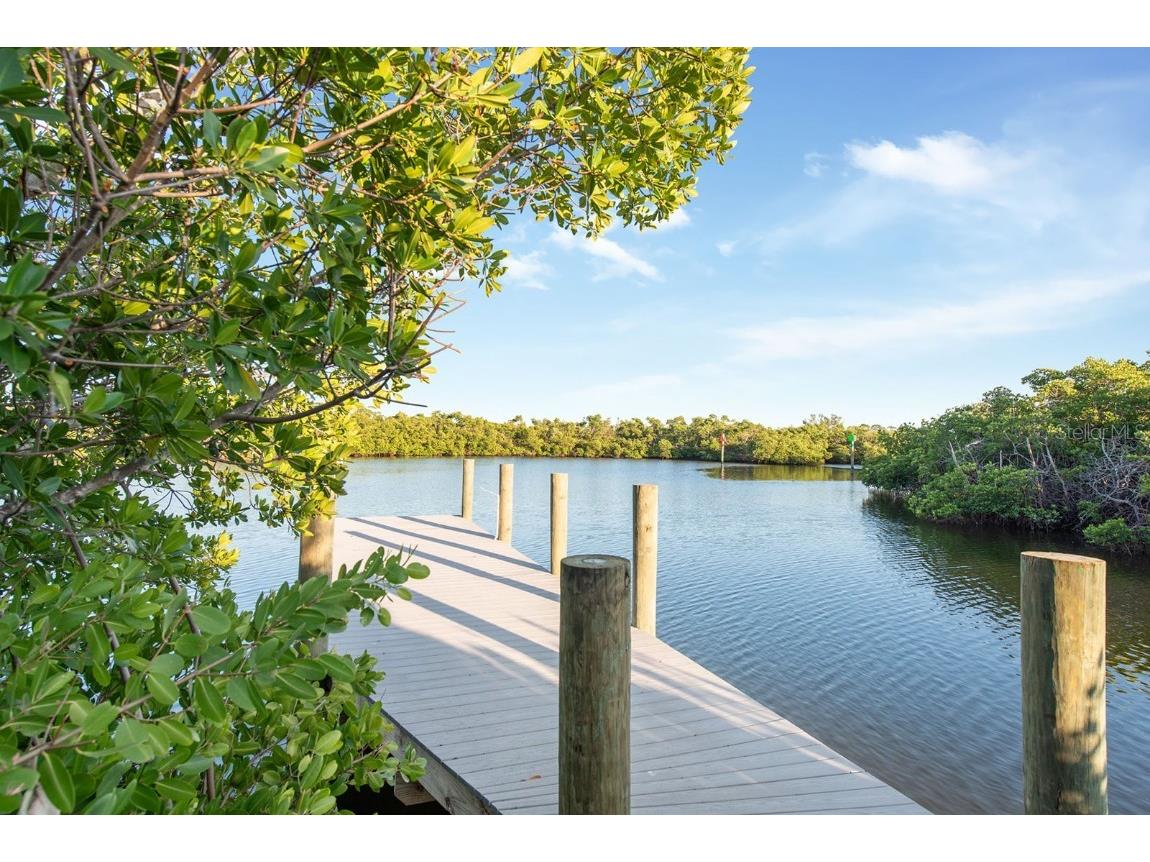 300 E Bay Heights Avenue Englewood FL 34223 D6144801 image1