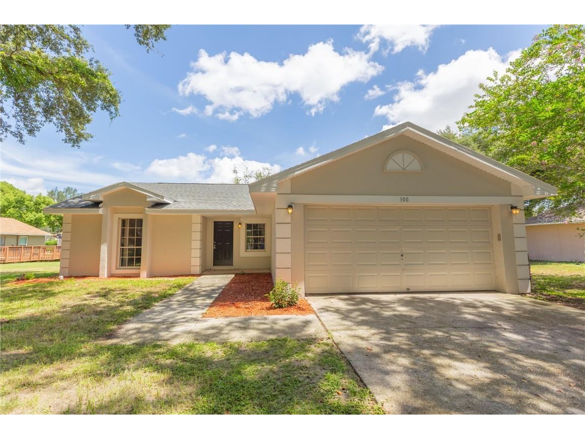 300 E Washington Street Minneola FL 34715 P4935184 image1