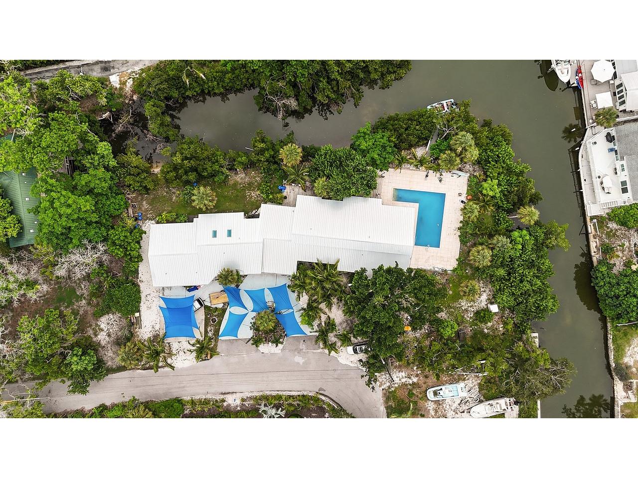 300 Garden Lane Sarasota FL 34242 A4662830 image3