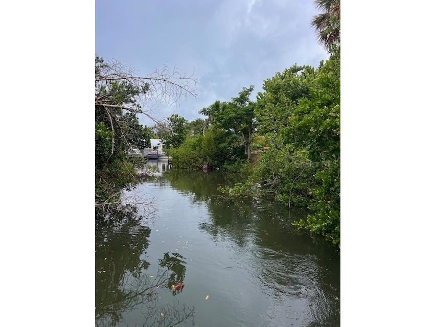 300 Garden Lane Sarasota FL 34242 A4662830 image32