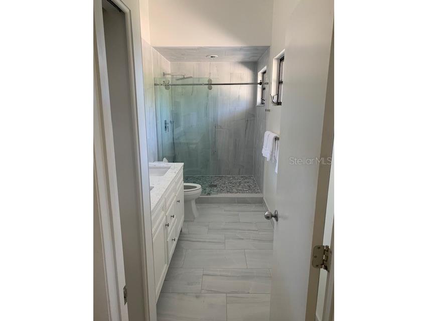 300 Garden Lane Sarasota FL 34242 A4662830 image48