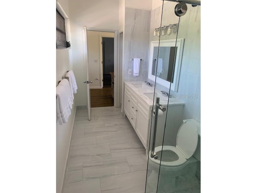 300 Garden Lane Sarasota FL 34242 A4662830 image49