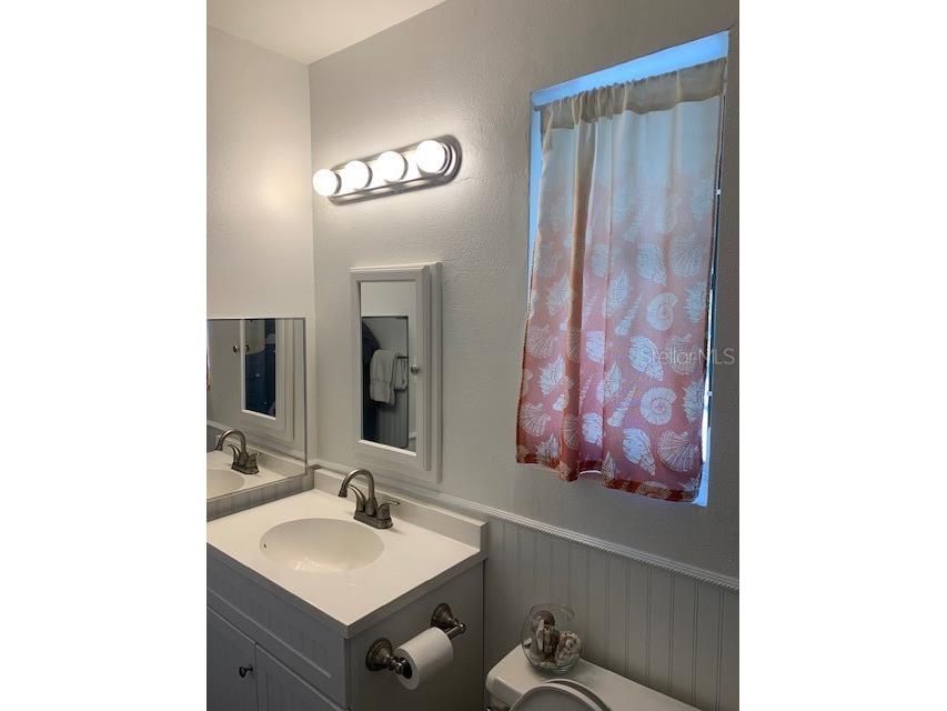 300 Garden Lane Sarasota FL 34242 A4662830 image56