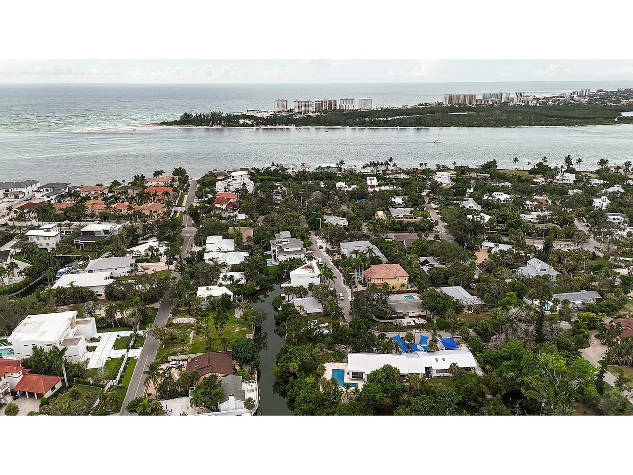 300 Garden Lane Sarasota FL 34242 A4662830 image57