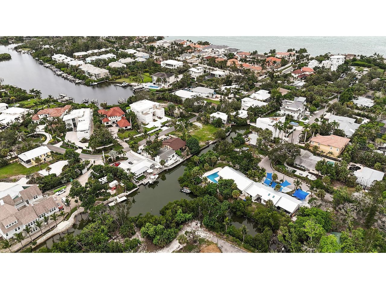 300 Garden Lane Sarasota FL 34242 A4662830 image58