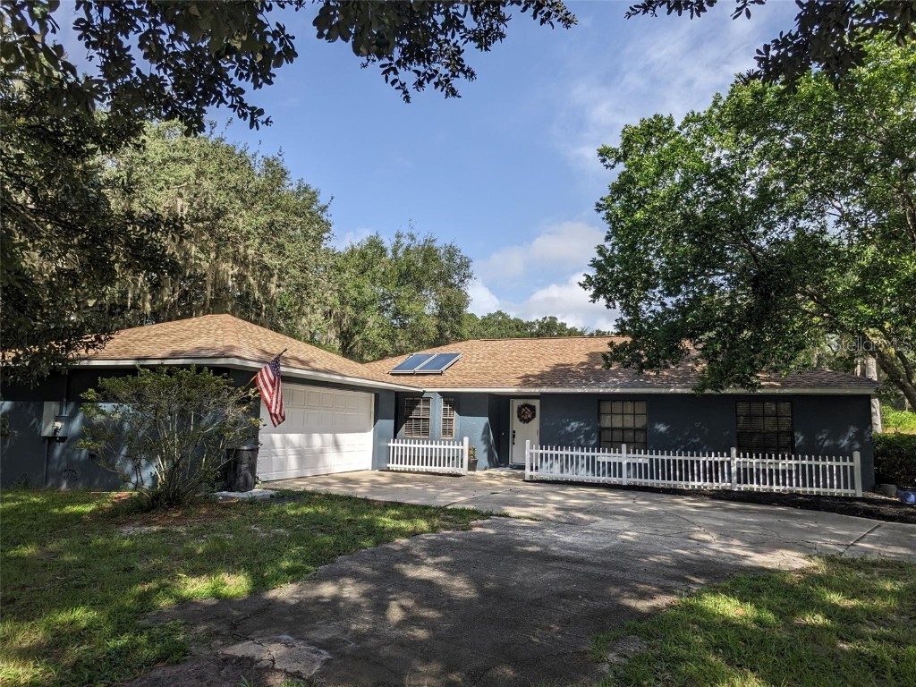 300 Lake Proctor Court Geneva FL 32732 - LAKE MORAN T3480103 image1