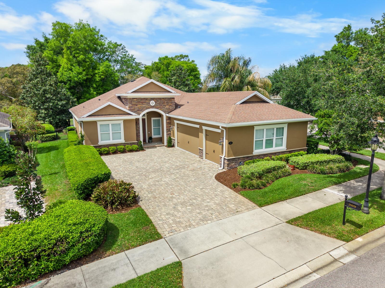 300 Lamberton Lane Deland FL 32724 V4948186 image1