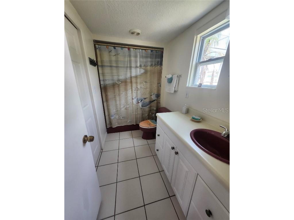 300 N 22nd Street Bradenton Beach FL 34217 - GULF OF AMERICA; SARASOTA BAY A4650913 image10