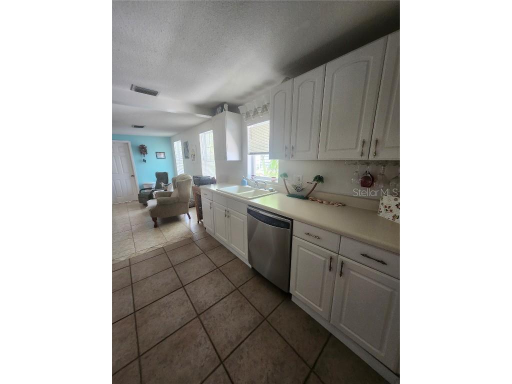 300 N 22nd Street Bradenton Beach FL 34217 - GULF OF AMERICA; SARASOTA BAY A4650913 image12