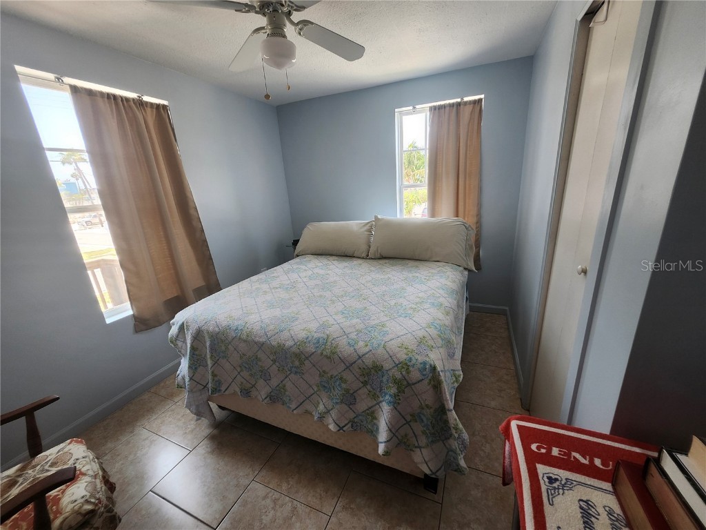 300 N 22nd Street Bradenton Beach FL 34217 - GULF OF AMERICA; SARASOTA BAY A4650913 image4