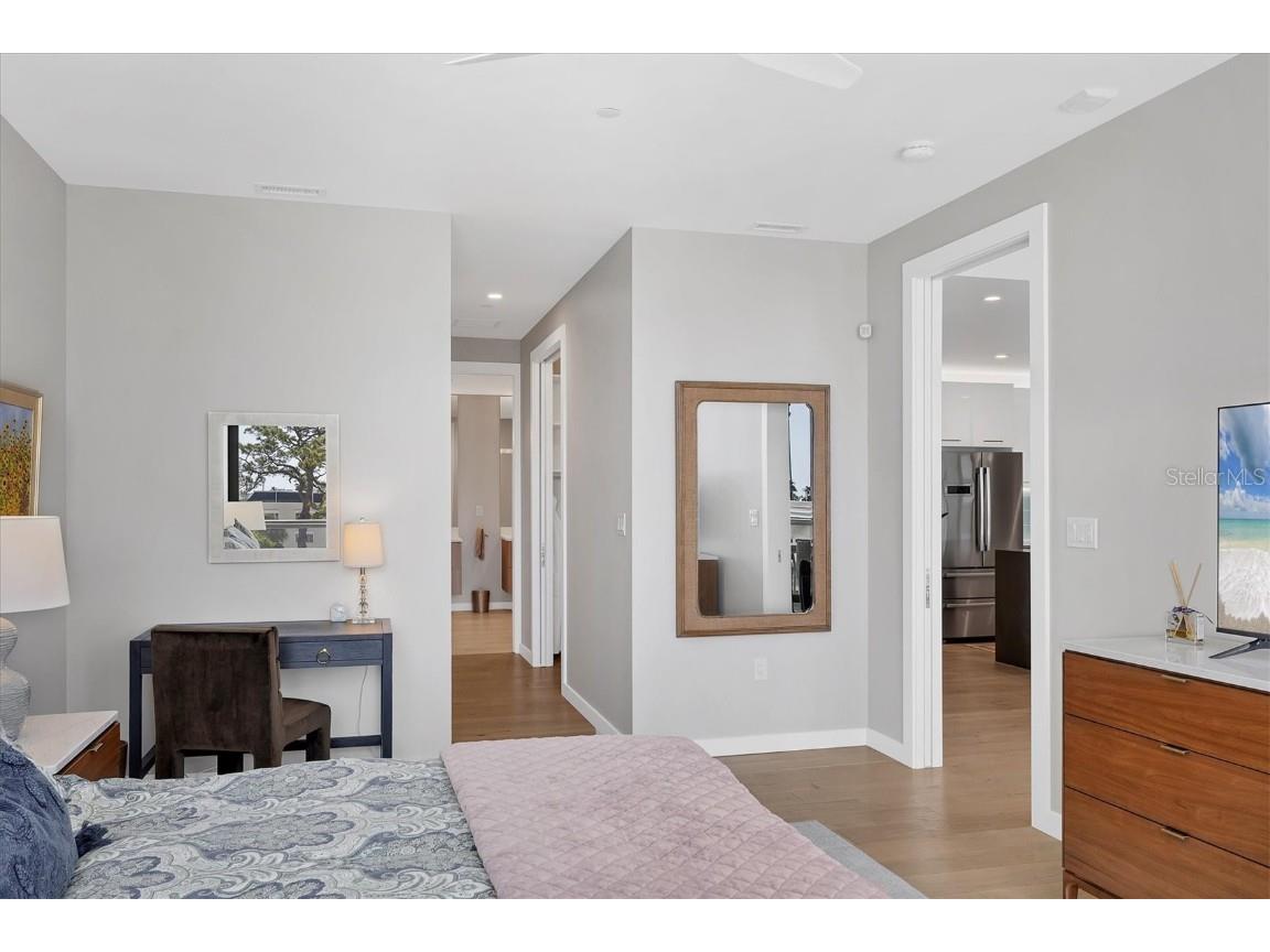 300 S Pineapple Avenue #302 Sarasota FL 34236 A4665439 image21