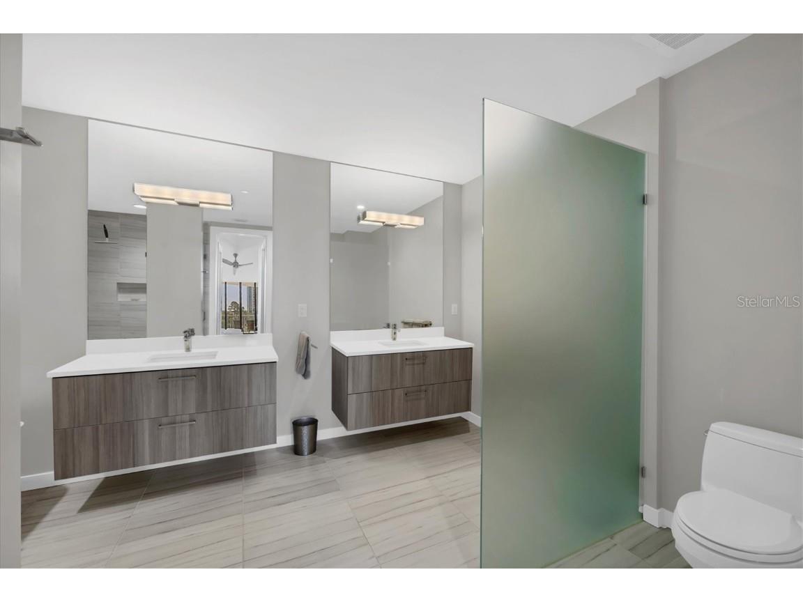 300 S Pineapple Avenue #302 Sarasota FL 34236 A4665439 image26