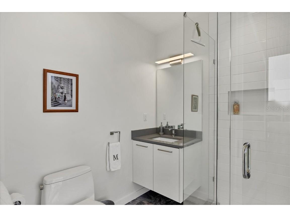 300 S Pineapple Avenue #302 Sarasota FL 34236 A4665439 image37