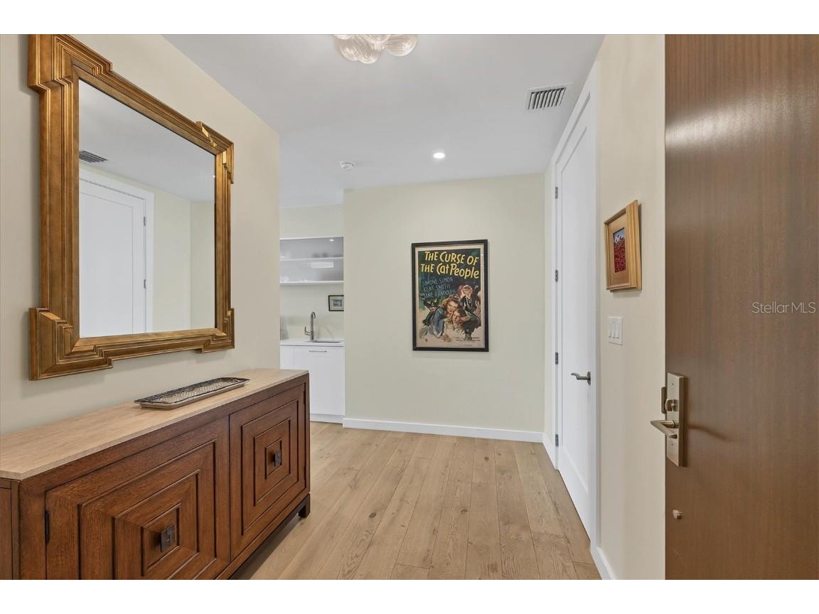 300 S Pineapple Avenue #302 Sarasota FL 34236 A4665439 image5