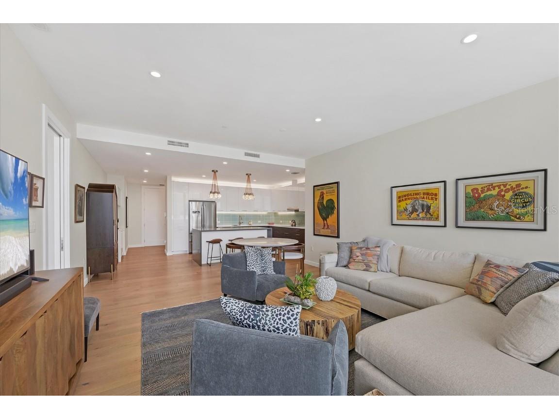 300 S Pineapple Avenue #302 Sarasota FL 34236 A4665439 image7