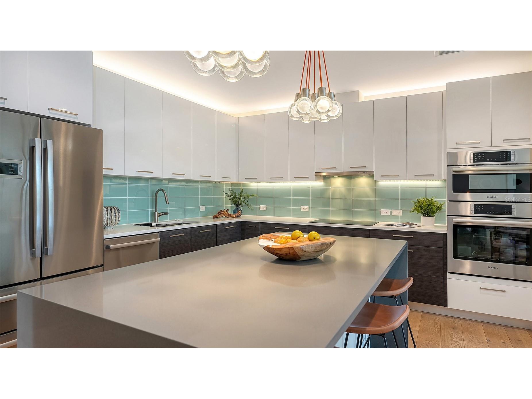 300 S Pineapple Avenue #302 Sarasota FL 34236 A4691974 image11