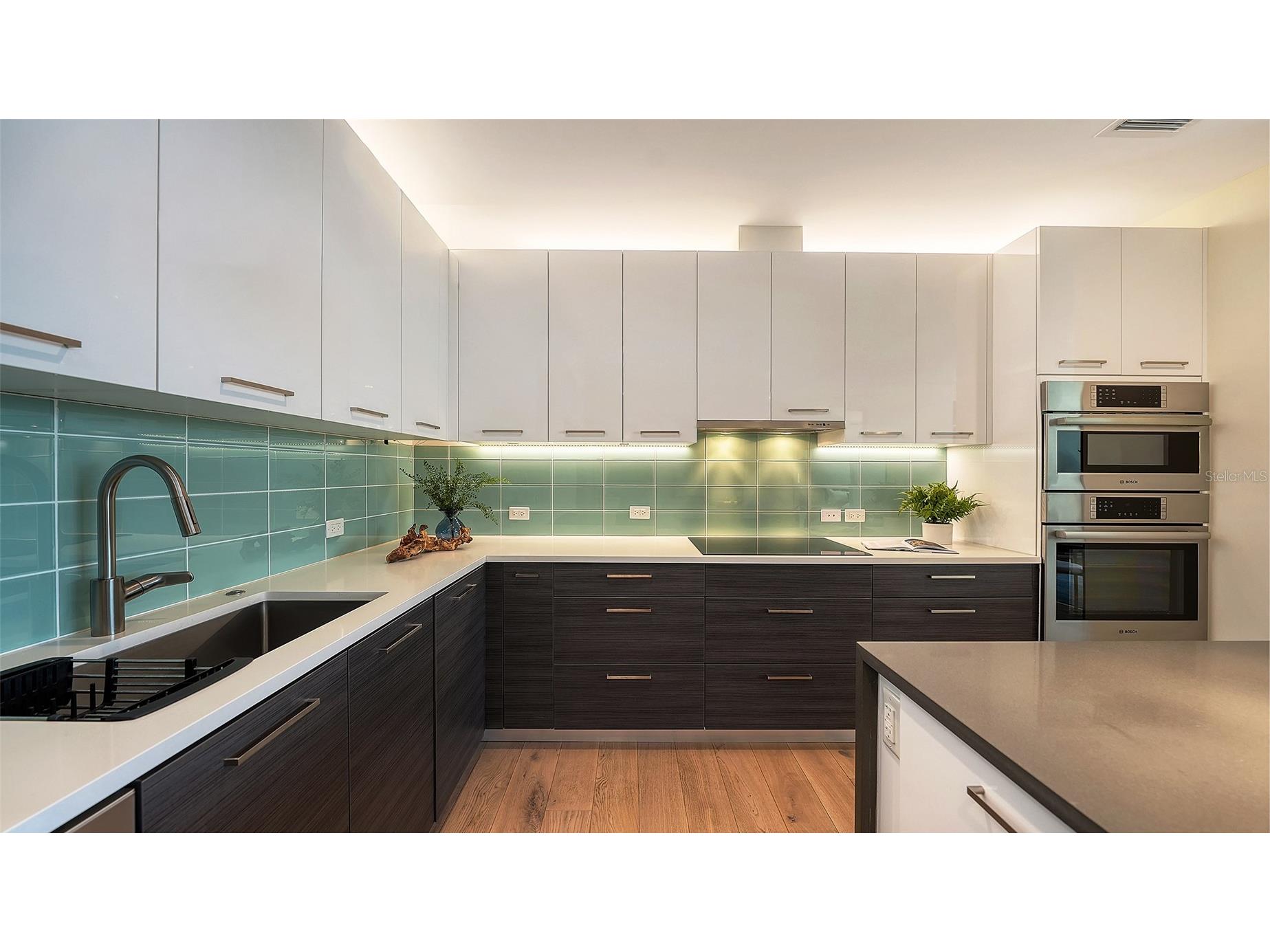 300 S Pineapple Avenue #302 Sarasota FL 34236 A4691974 image13