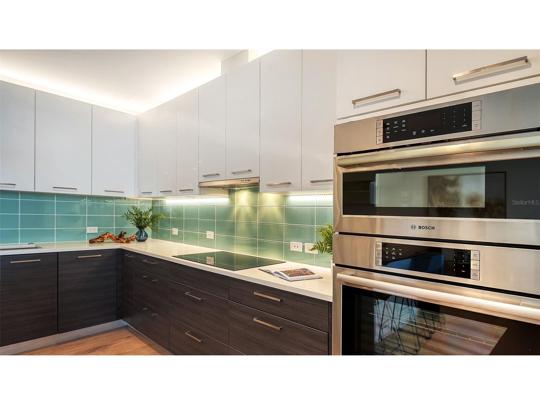 300 S Pineapple Avenue #302 Sarasota FL 34236 A4691974 image16
