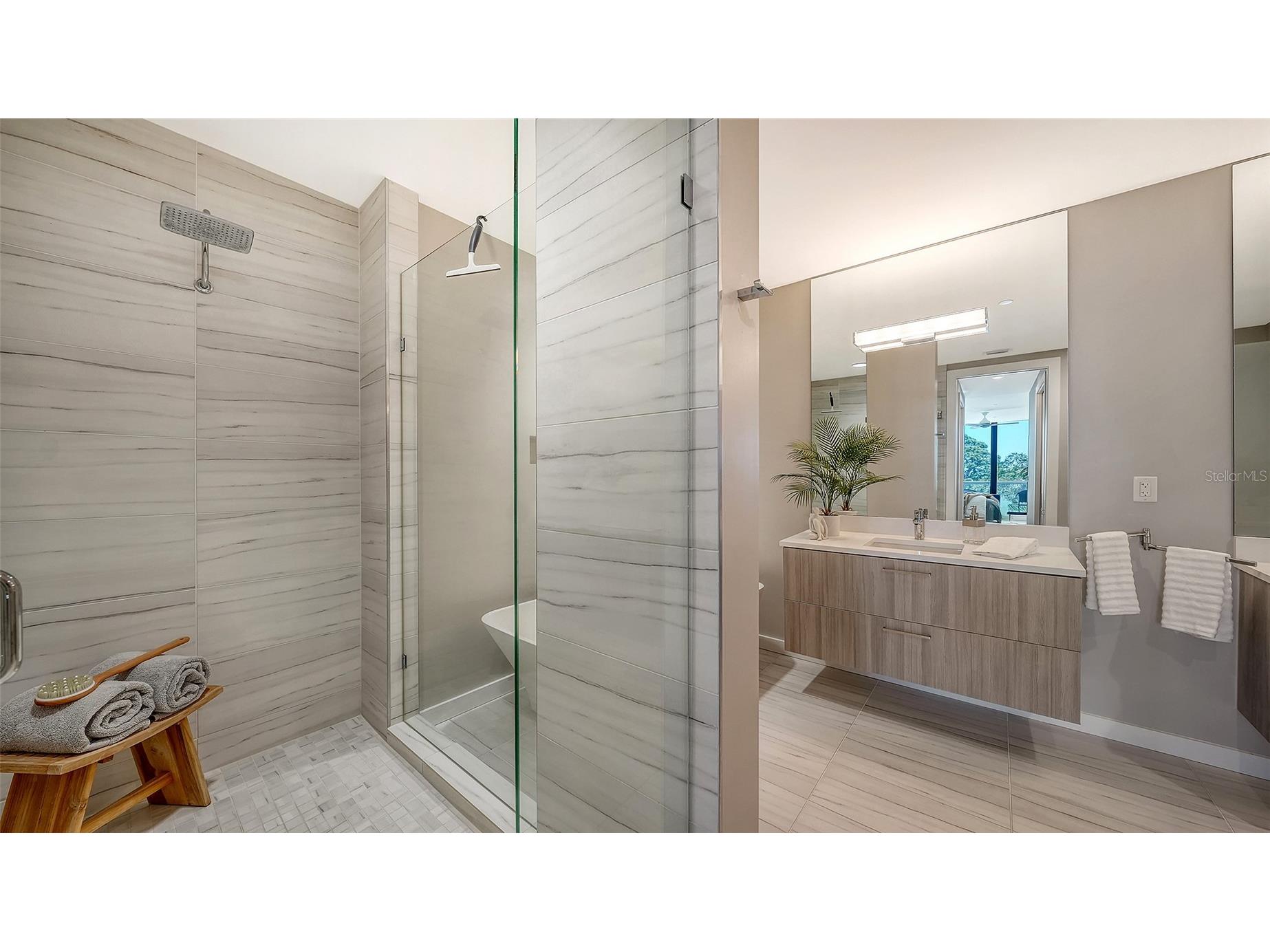 300 S Pineapple Avenue #302 Sarasota FL 34236 A4691974 image26