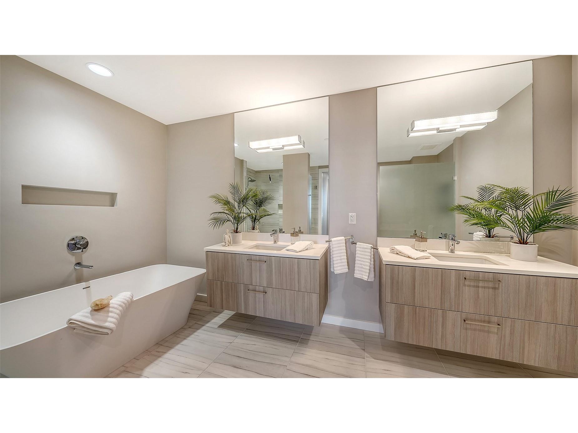 300 S Pineapple Avenue #302 Sarasota FL 34236 A4691974 image27