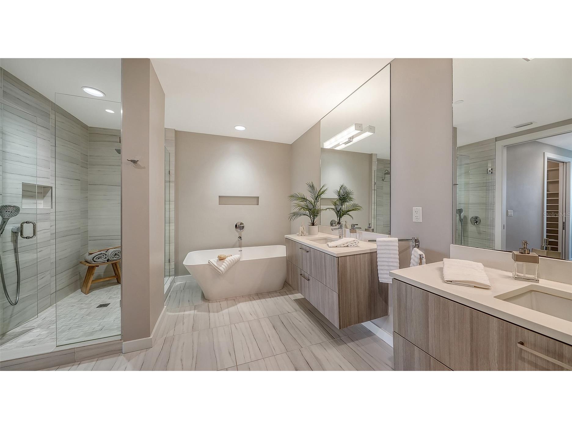 300 S Pineapple Avenue #302 Sarasota FL 34236 A4691974 image28