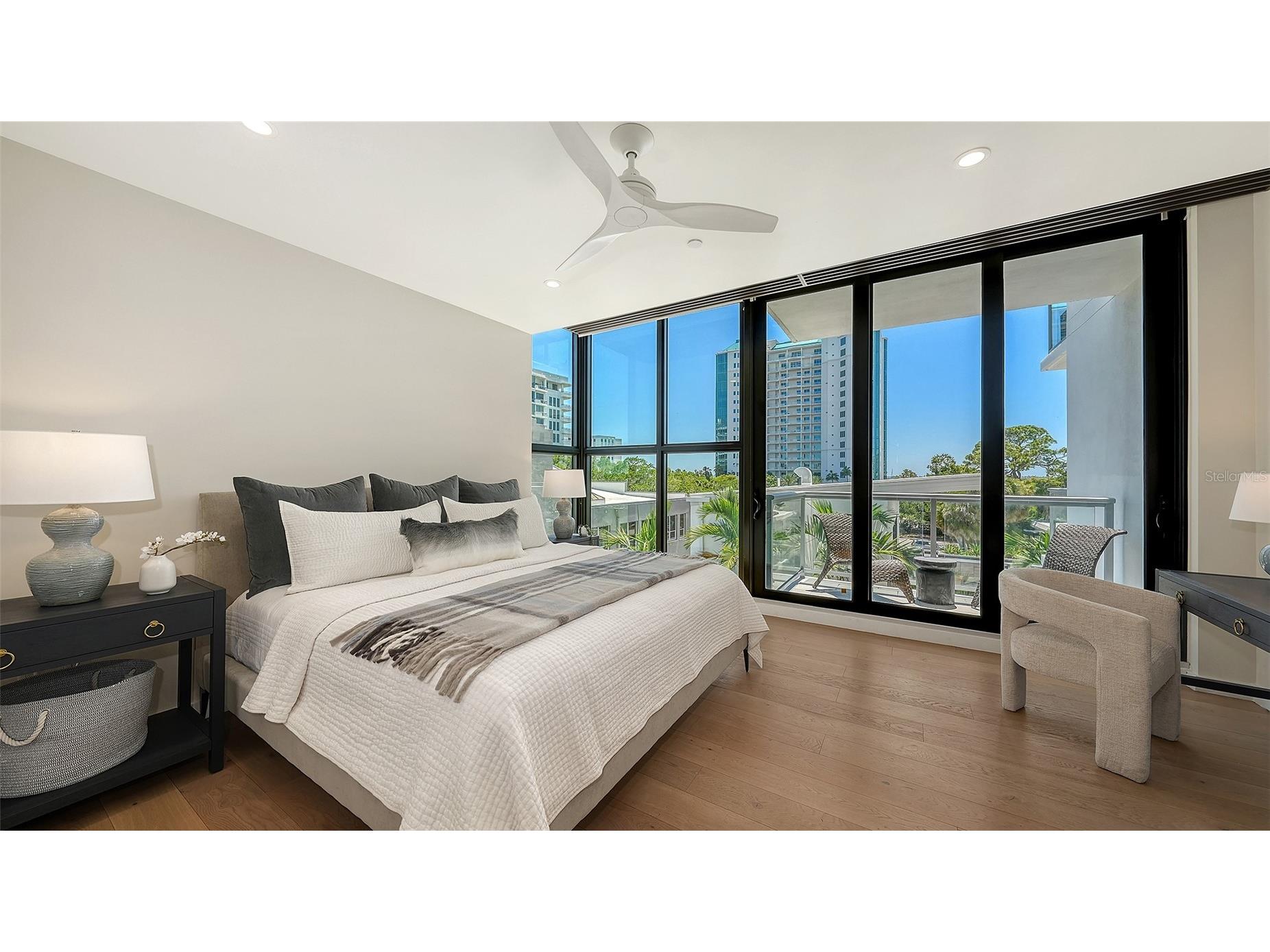 300 S Pineapple Avenue #302 Sarasota FL 34236 A4691974 image32