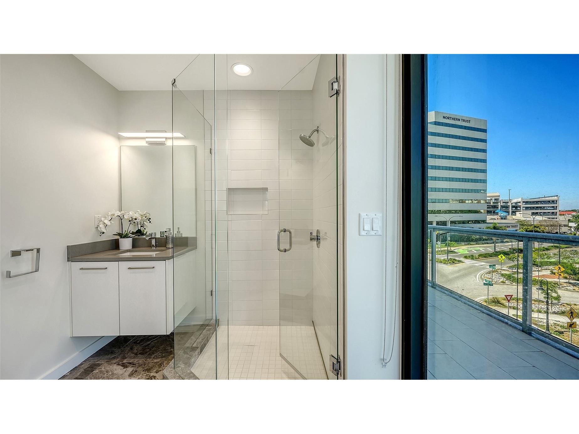 300 S Pineapple Avenue #302 Sarasota FL 34236 A4691974 image41