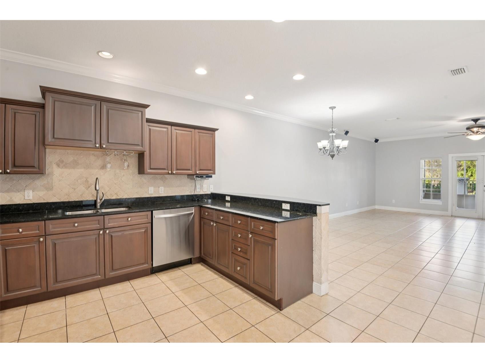 300 Valencia Circle Saint Petersburg FL 33716 TB8486971 image15