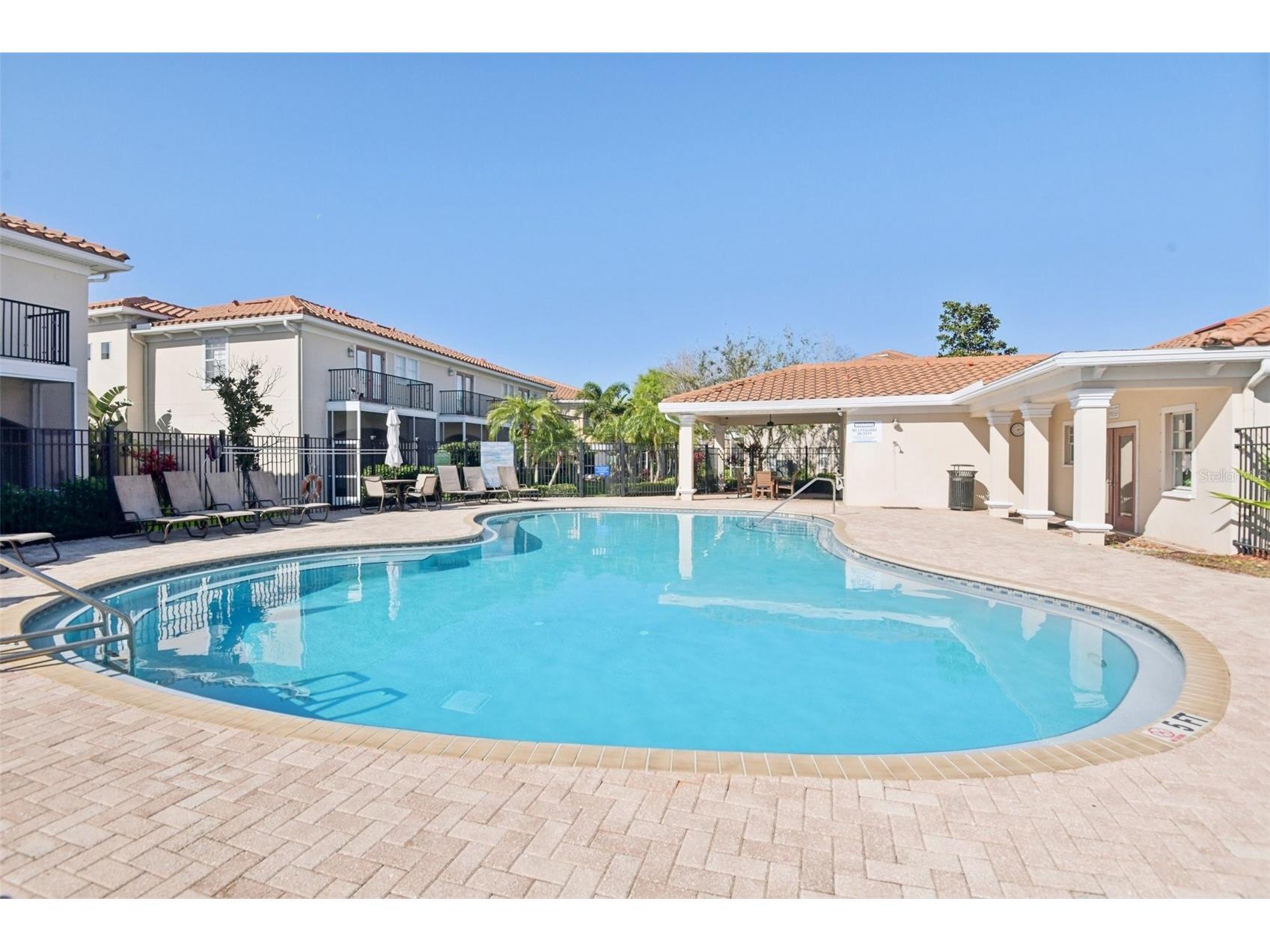 300 Valencia Circle Saint Petersburg FL 33716 TB8486971 image50