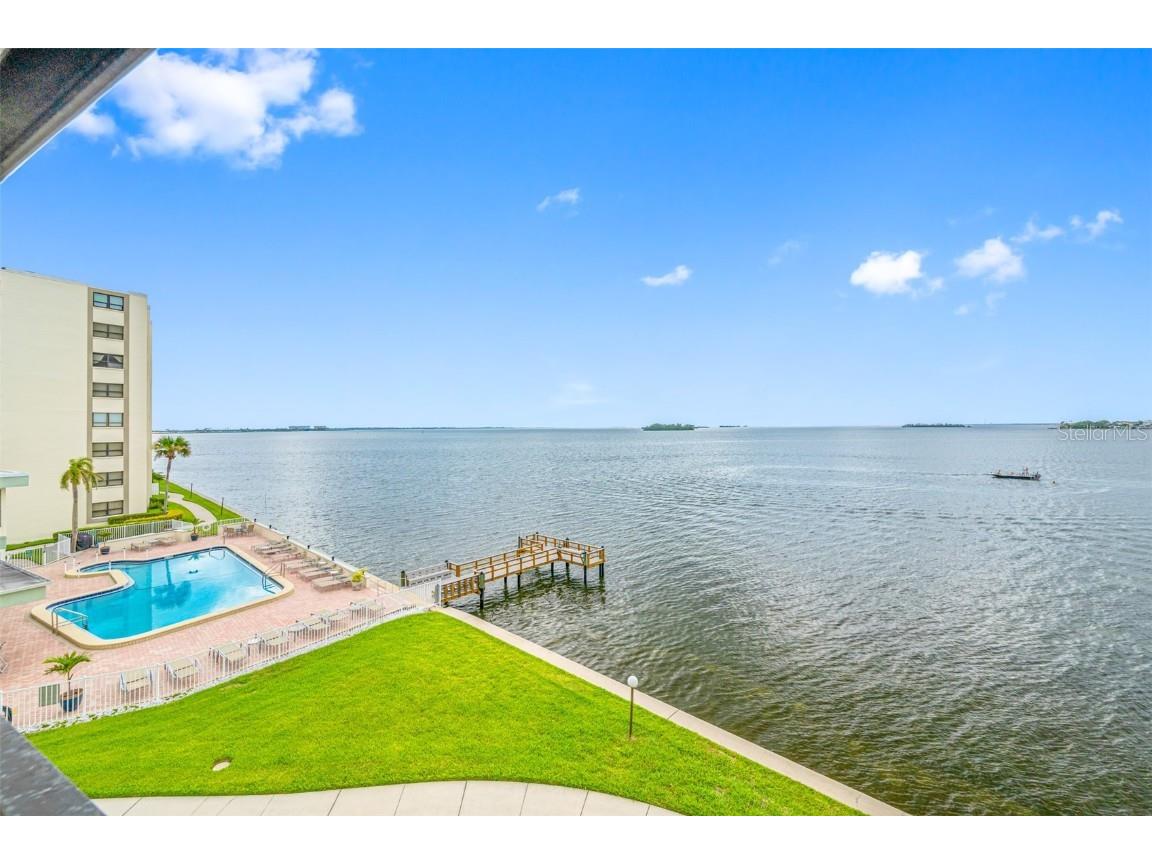 300 Woodette Drive #404B Dunedin FL 34698 U8249793 image1