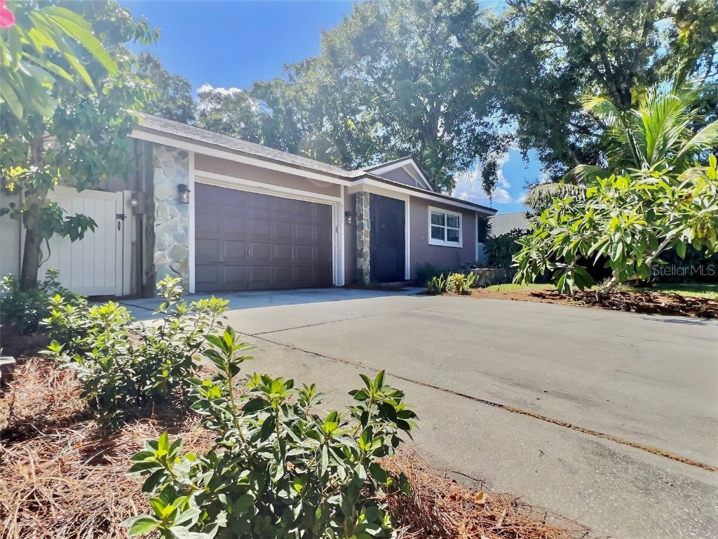 3000 Whispering Drive N Largo FL 33771 U8211898 image1