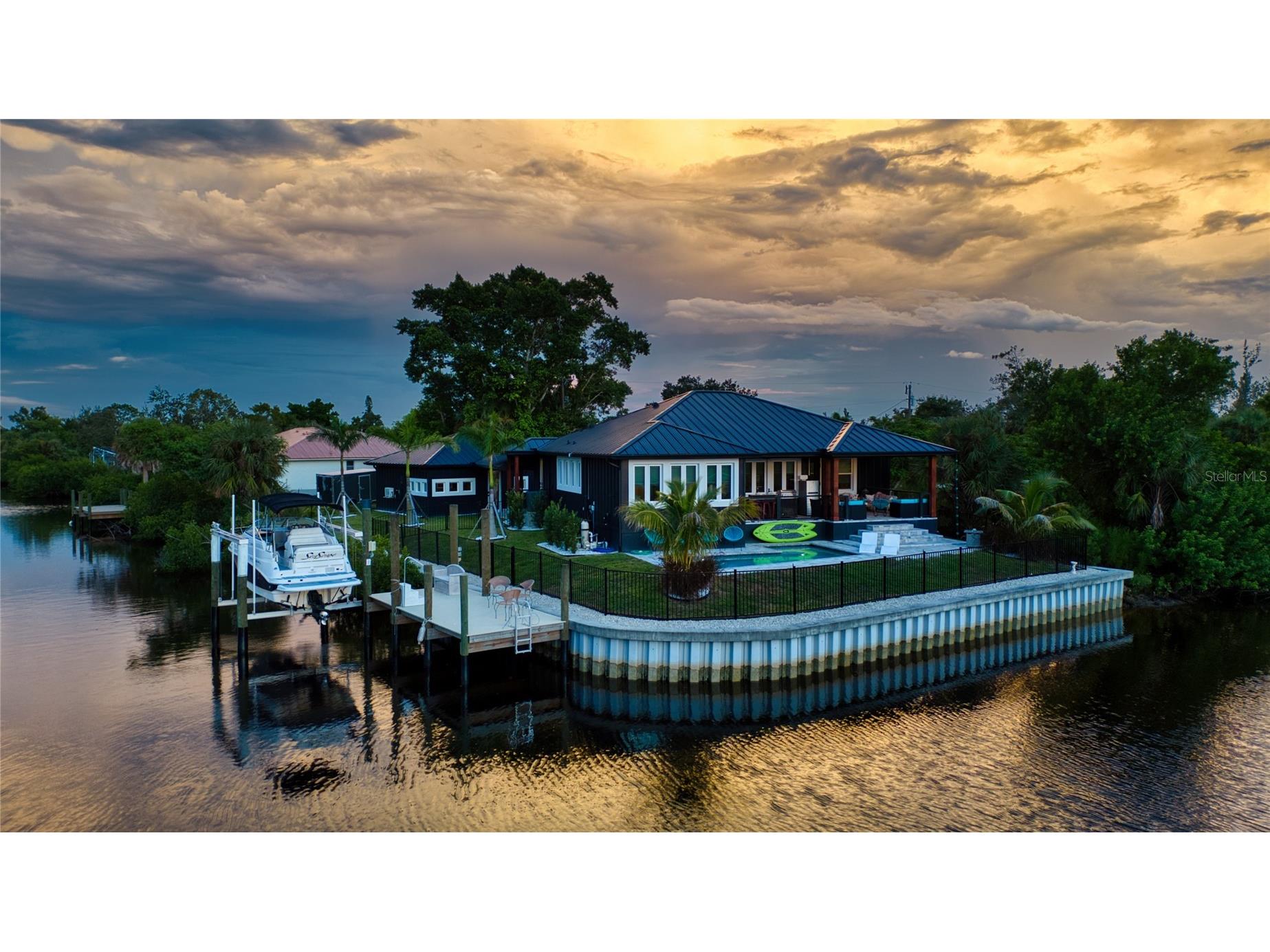3001 Banyan Way Punta Gorda FL 33950 - VENICE WATERWAY C7521300 image1