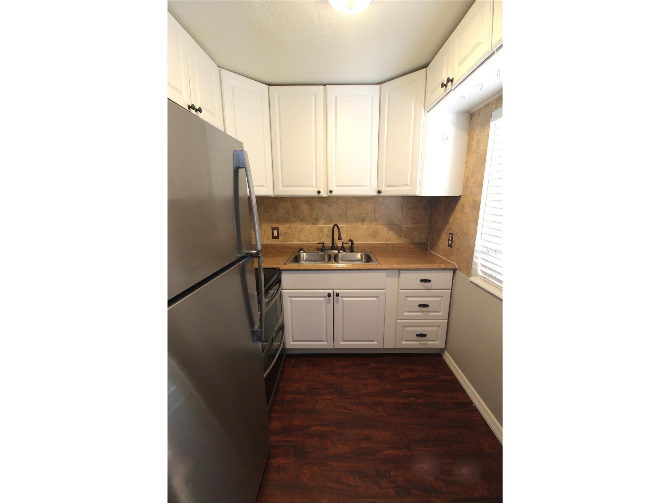 3001 Bee Ridge Road #112 Sarasota FL 34239 A4695525 image3