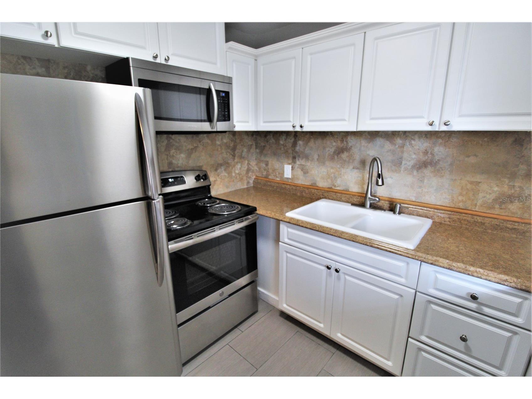 3001 Bee Ridge Road #113 Sarasota FL 34239 A4695530 image2