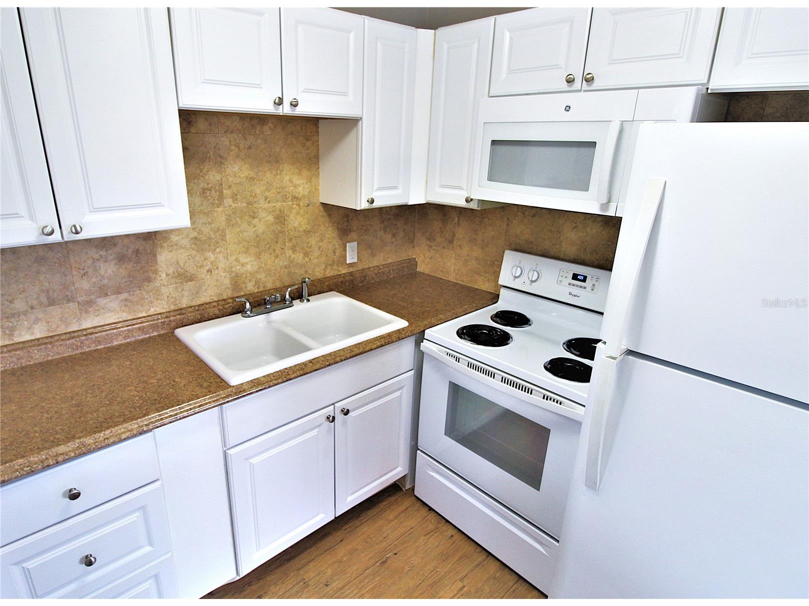 3001 Bee Ridge Road #124 Sarasota FL 34239 A4693660 image4