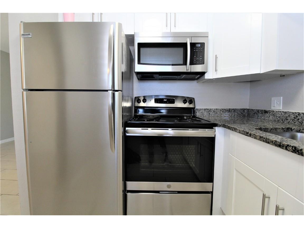 3001 Bee Ridge Road #213 Sarasota FL 34239 A4673727 image3