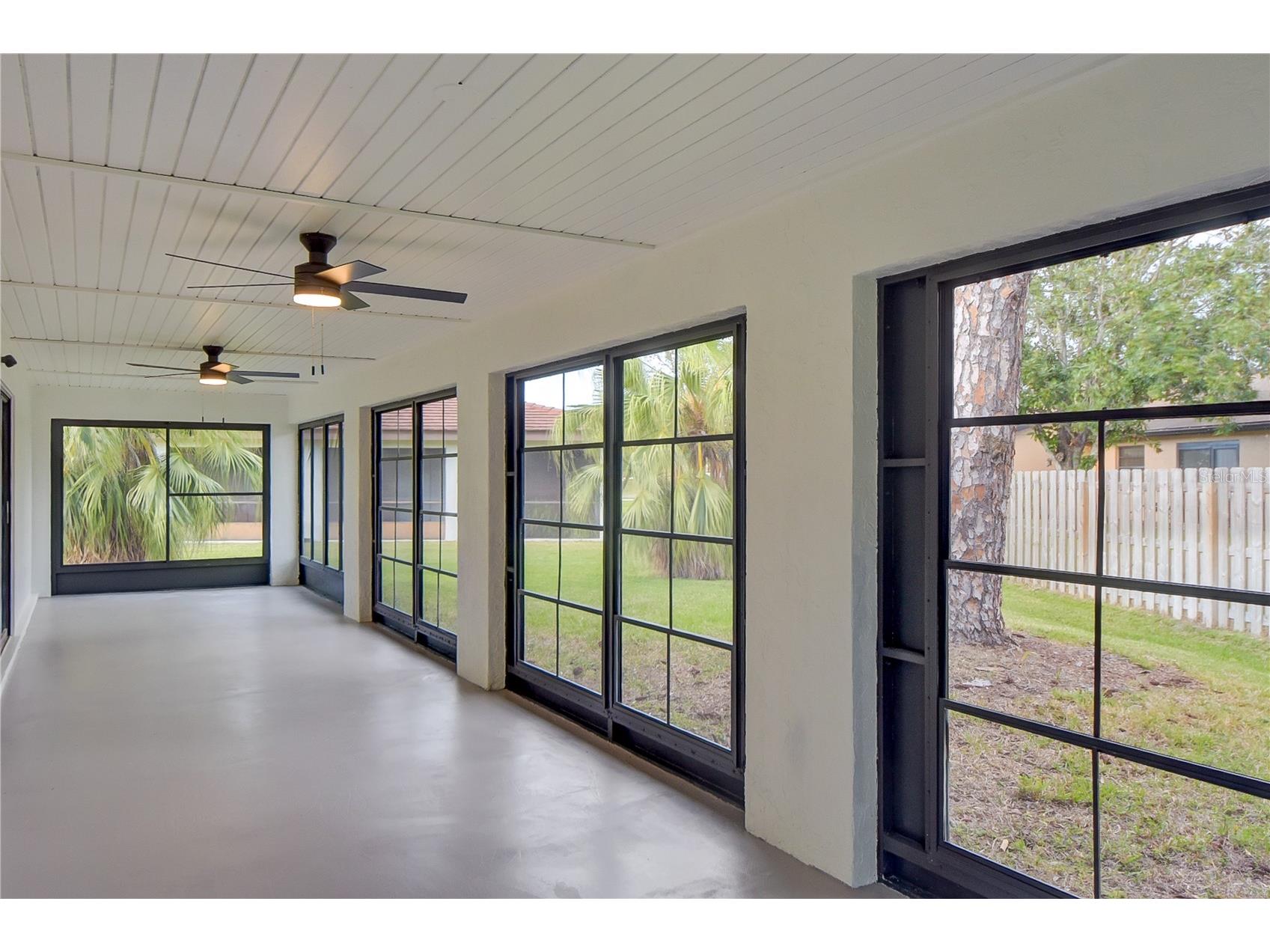 3001 Vivienda Boulevard Bradenton FL 34207 TB8482328 image2
