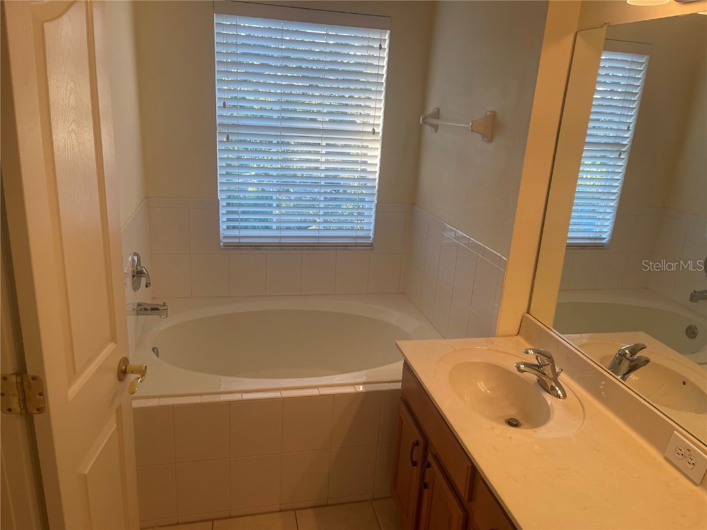 3002 Pointeview Drive Tampa FL 33611 TB8438078 image14