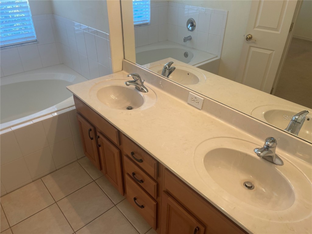 3002 Pointeview Drive Tampa FL 33611 TB8438078 image16