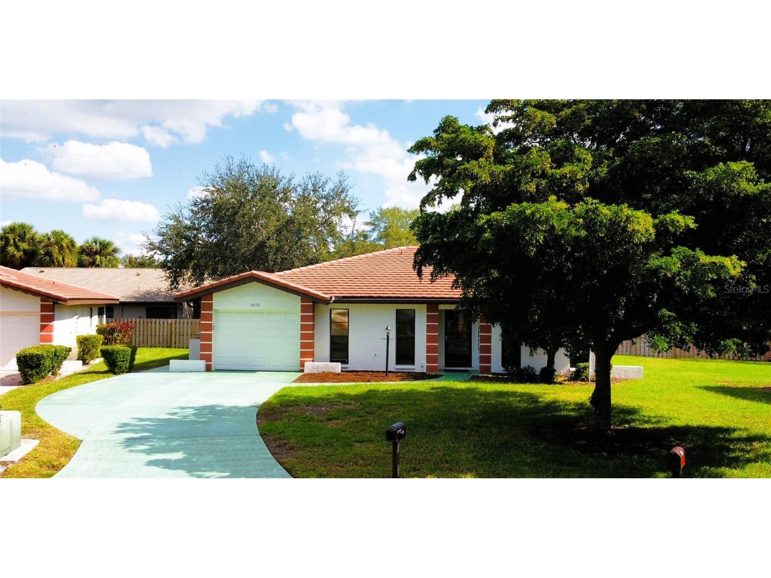 3002 Vivienda Drive #22 Bradenton FL 34207 A4642422 image1