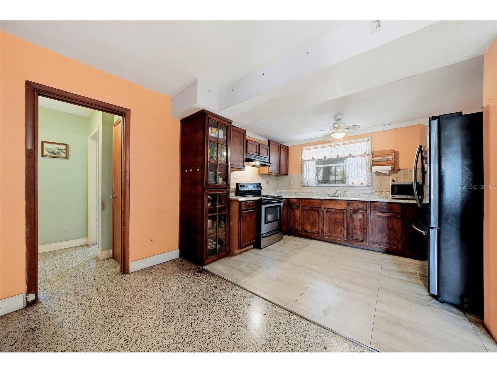 3004 W Gray Street Tampa FL 33609 TB8517272 image8