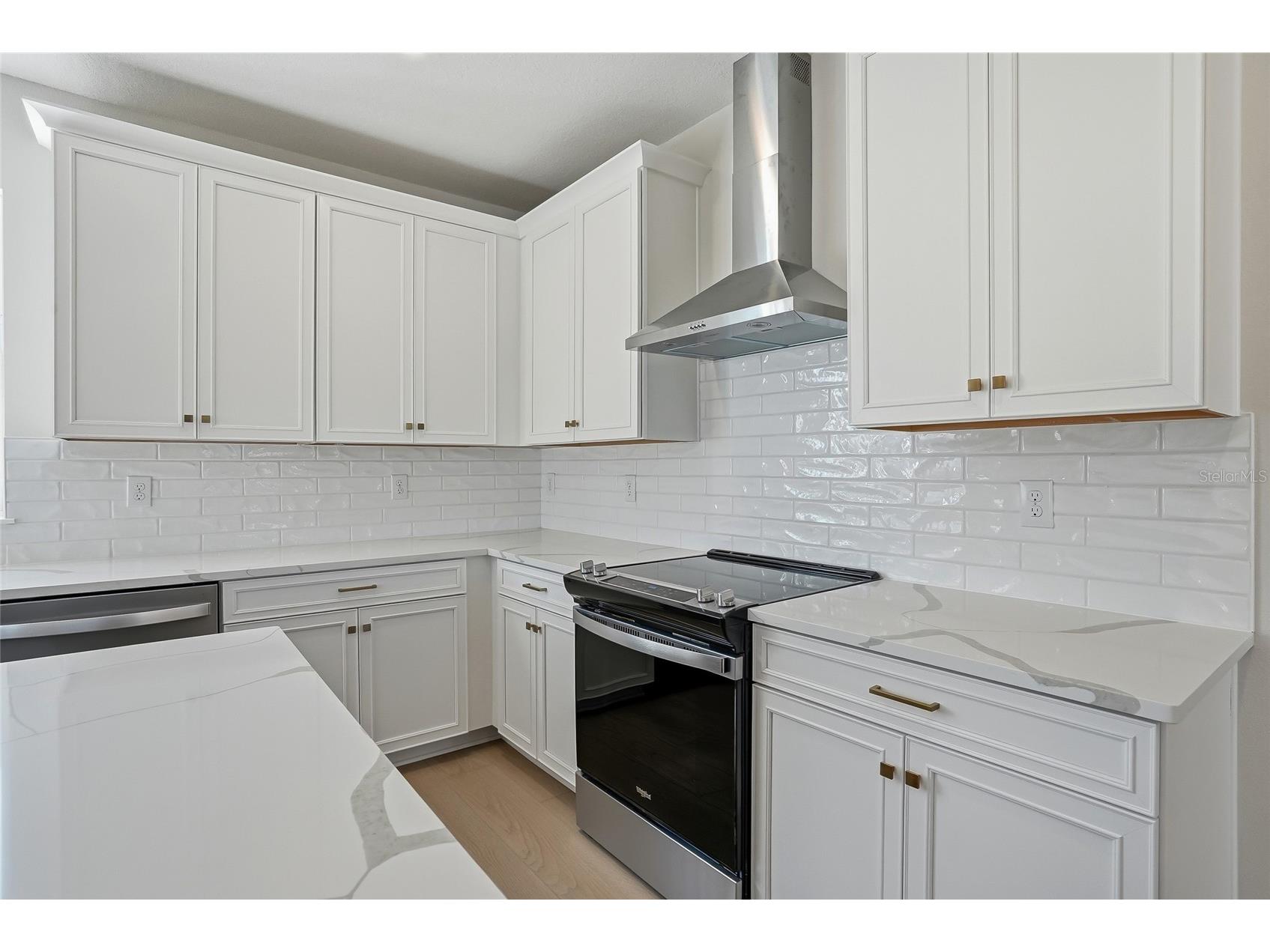 3005 1st Avenue N Saint Petersburg FL 33713 TB8399184 image12