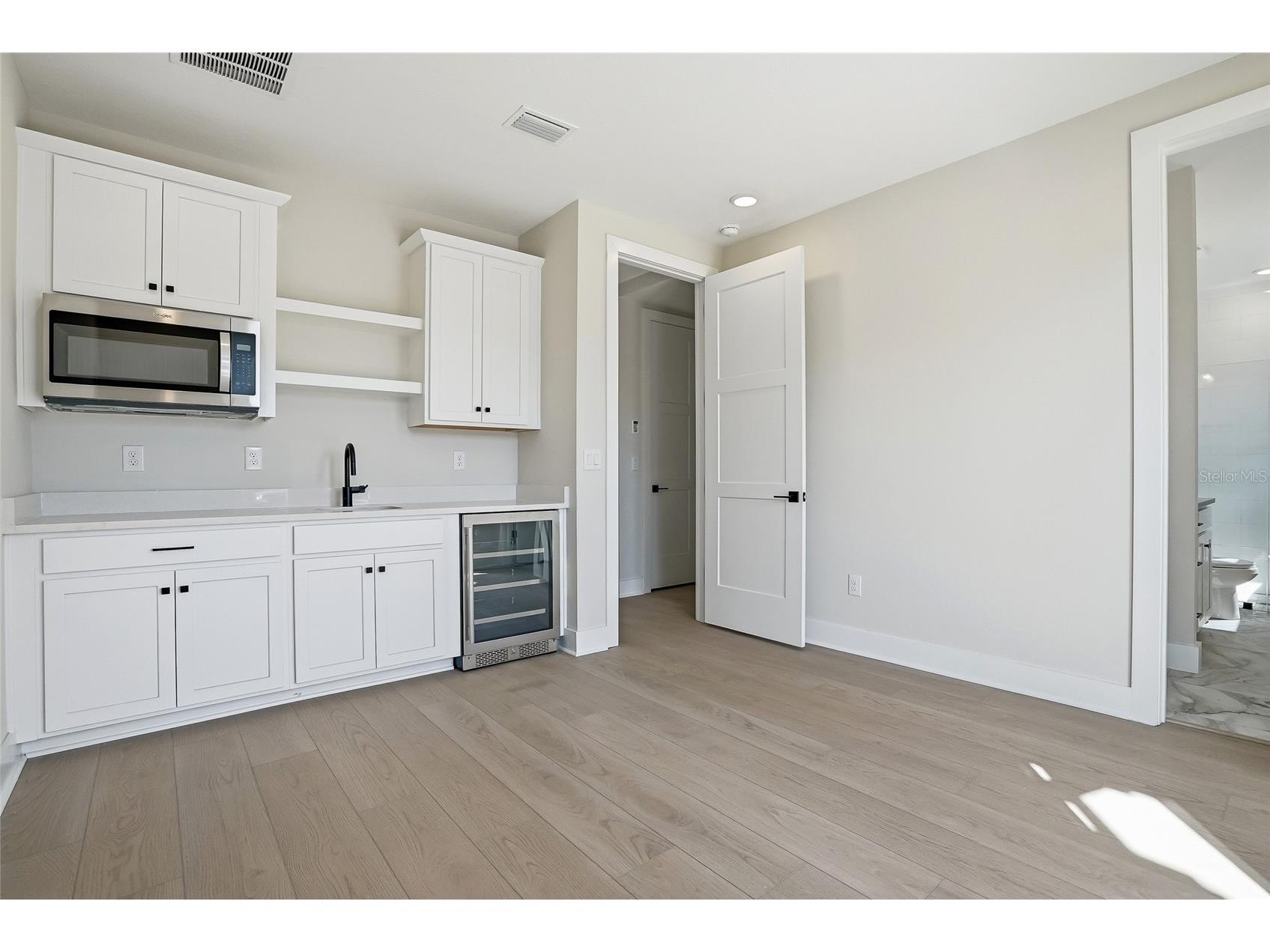 3005 1st Avenue N Saint Petersburg FL 33713 TB8399184 image4