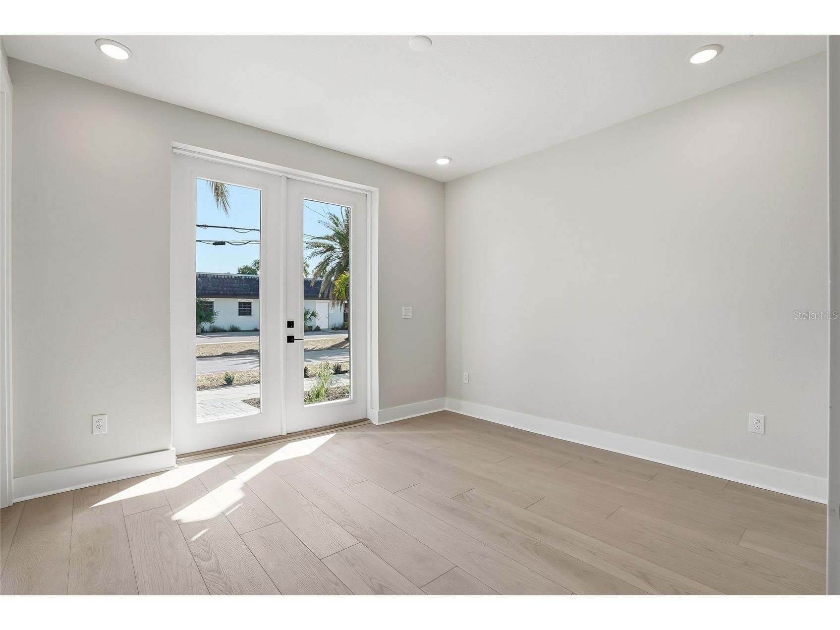 3005 1st Avenue N Saint Petersburg FL 33713 TB8399184 image5