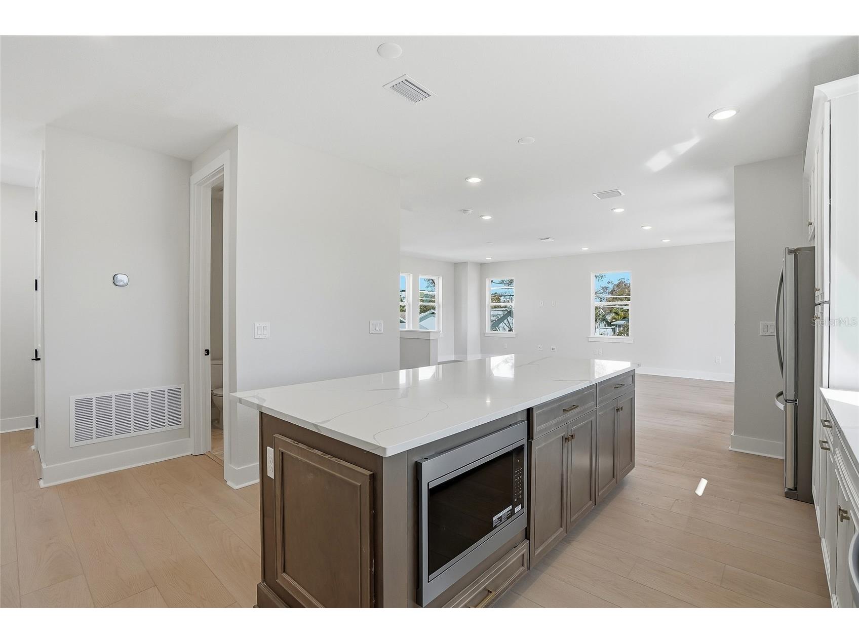 3005 1st Avenue N Saint Petersburg FL 33713 TB8513140 image15