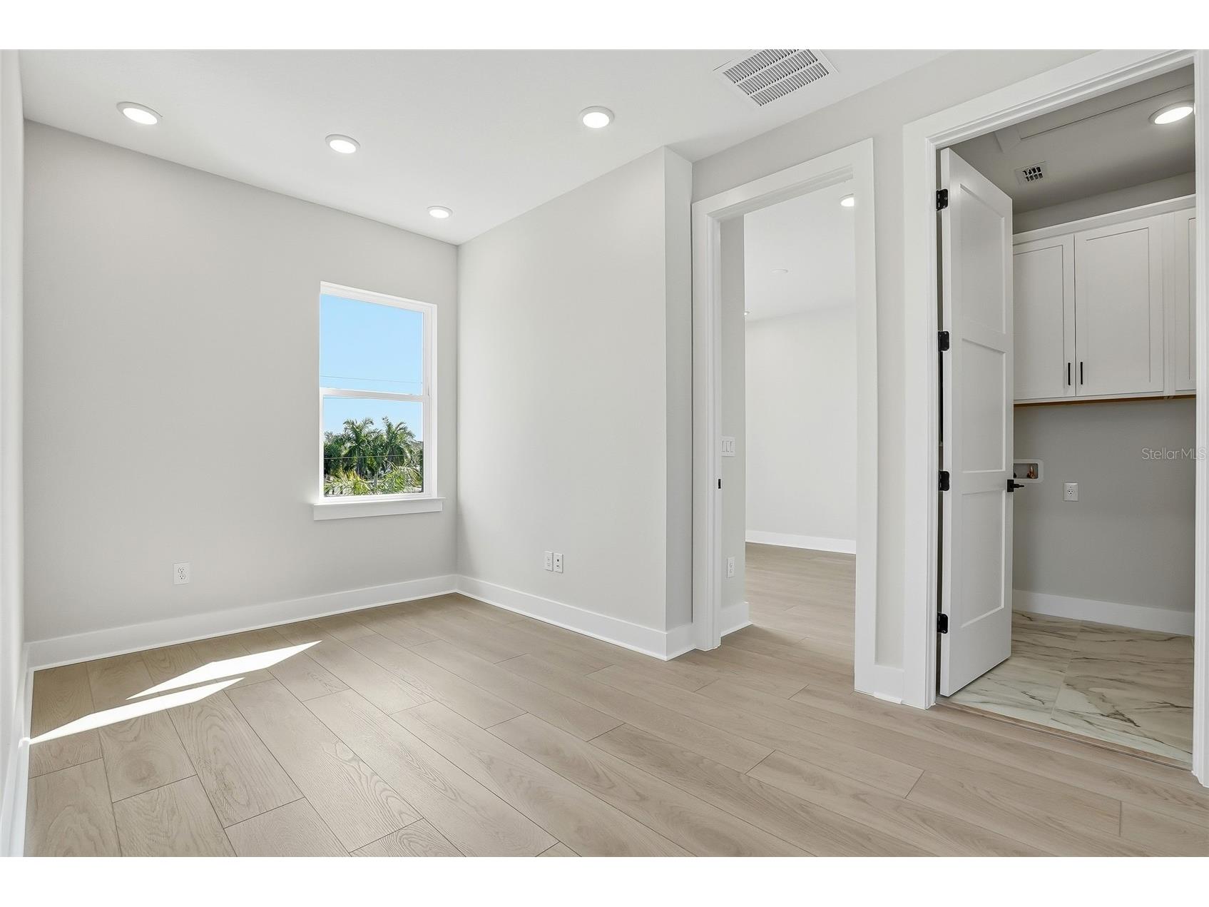 3005 1st Avenue N Saint Petersburg FL 33713 TB8513140 image38