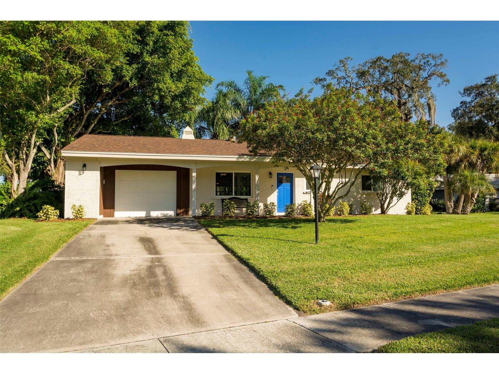 3005 Chase Circle Sarasota FL 34231 A4691816 image1