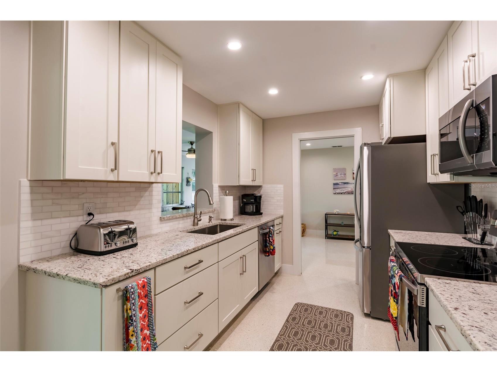 3005 Chase Circle Sarasota FL 34231 A4691816 image9