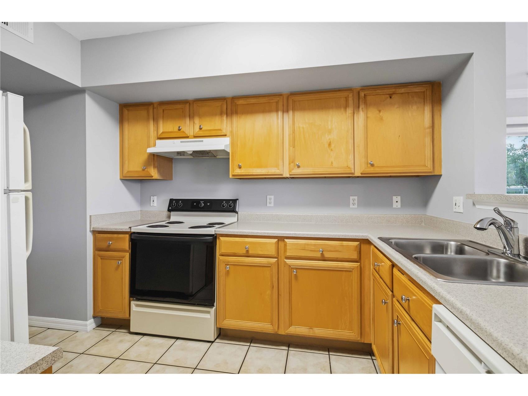 3005 Chianti Court #101 Sarasota FL 34237 A4696992 image10