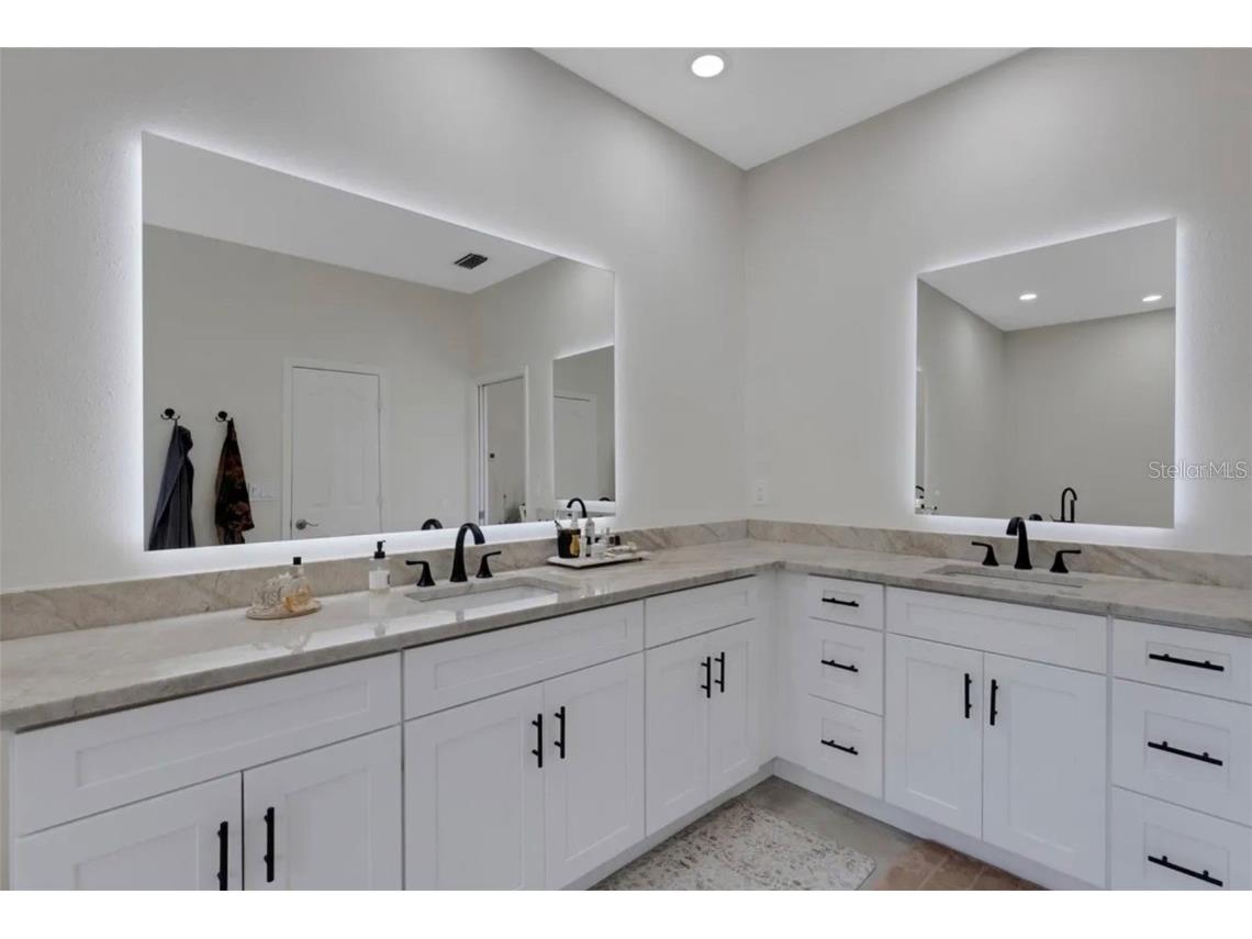 3005 Desoto Rd Desoto Road Sarasota FL 34234 A4675128 image41